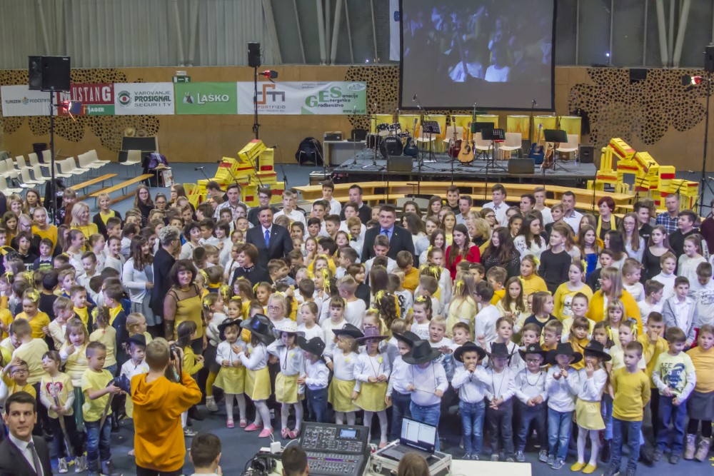 Otroci za otroke 2018