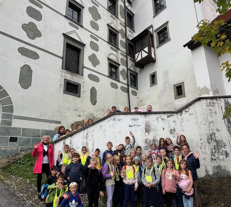 Naravoslovni dan 2. a, 2. b in 2. c, Obisk gradu Strmol