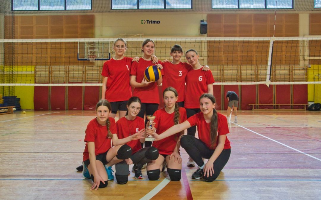TUDI MLAJŠE UČENKE MEDOBČINSKE PRVAKINJE V ODBOJKI